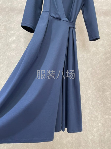 批发秋冬新款连衣裙1万件-第8张图片