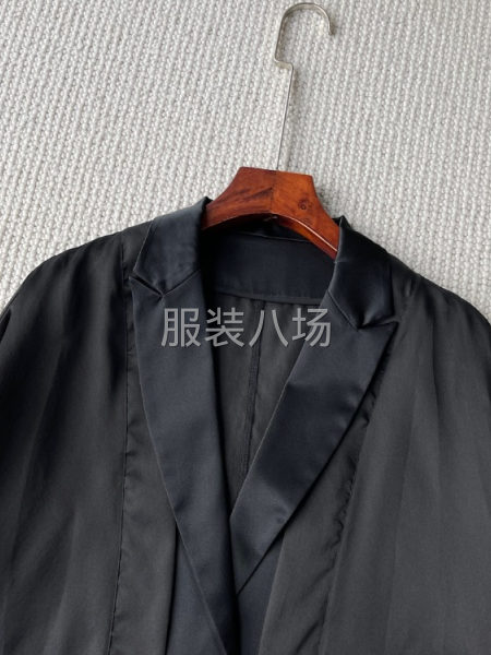 批发女士短外套1万件-第2张图片