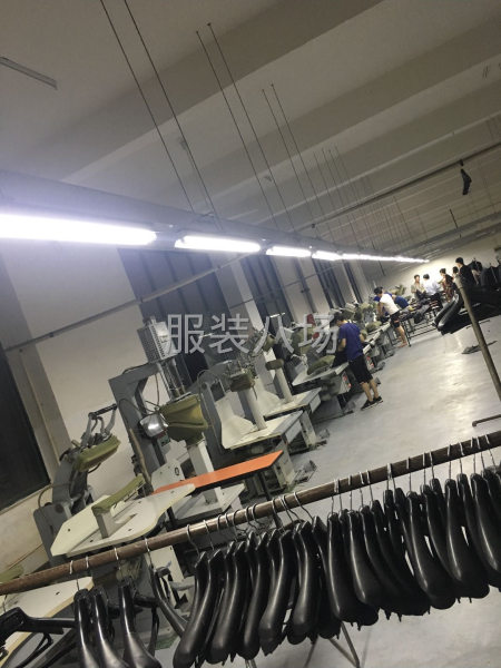 專業承接男女西服/職業裝/制服/羊絨大衣/商務夾克-第4張圖片