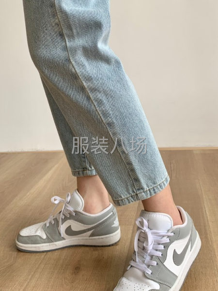 批发花朵刺绣牛仔裤1万件-第5张图片