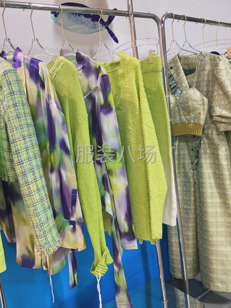 诚寻服装一批档口工厂品牌电商直播服装老板合作-第3张图片