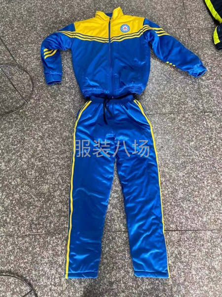 有图片款相似加厚校服的联系~急需10000-15000套！-第3张图片