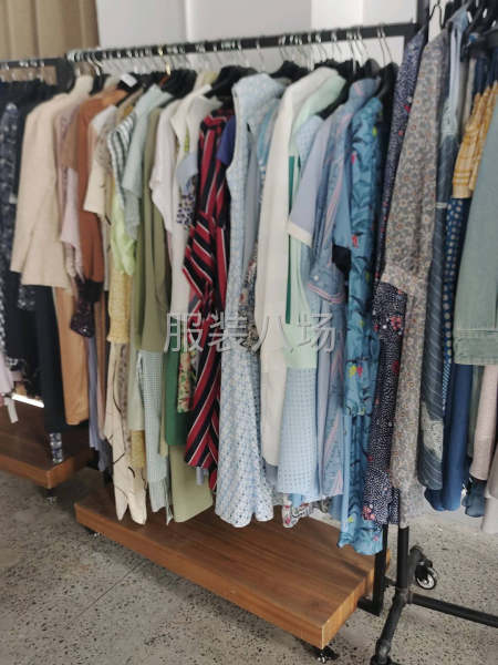 專業回收庫存布料，服裝，時裝-第4張圖片