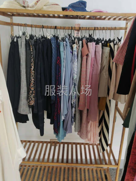 专业回收库存布料，服装，时装-第1张图片