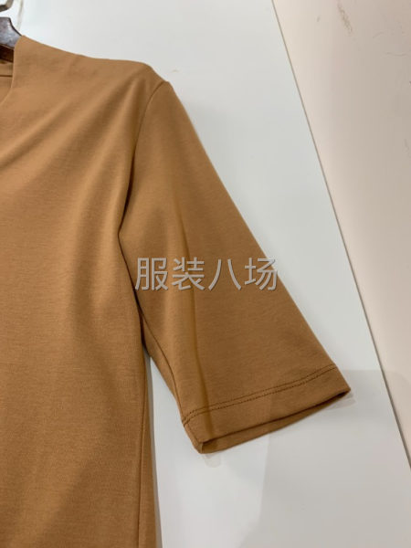 批发v领休闲服1万件-第5张图片