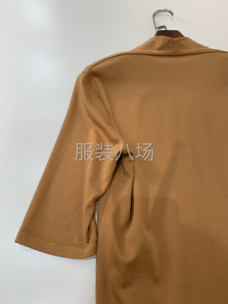 批發v領休閑服1萬件-第7張圖片