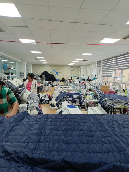 我厂加工各类梭织面料服装，棉袄，裤子，工装等-第1张图片