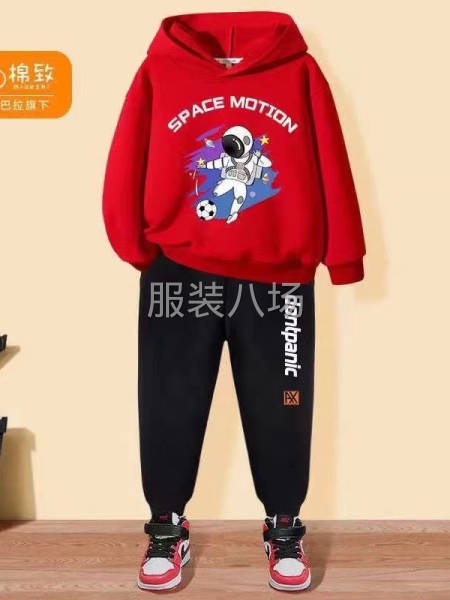 批发卫衣2800件-第1张图片