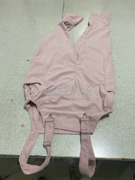 牛仔裙、背帶褲大量返單-第1張圖片