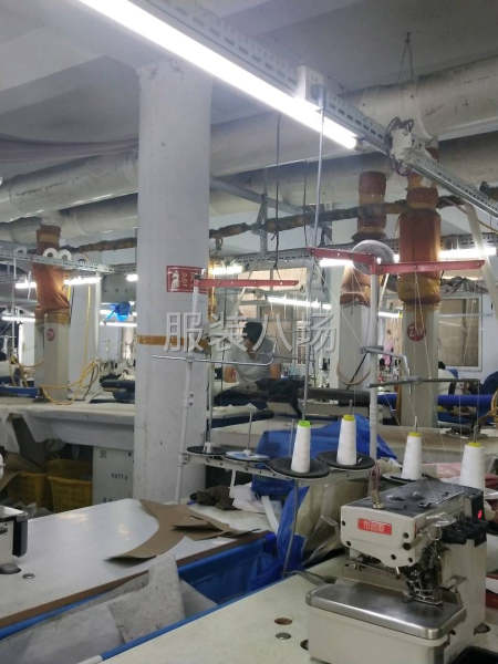 自产自销女装，上衣女装服装厂-第2张图片