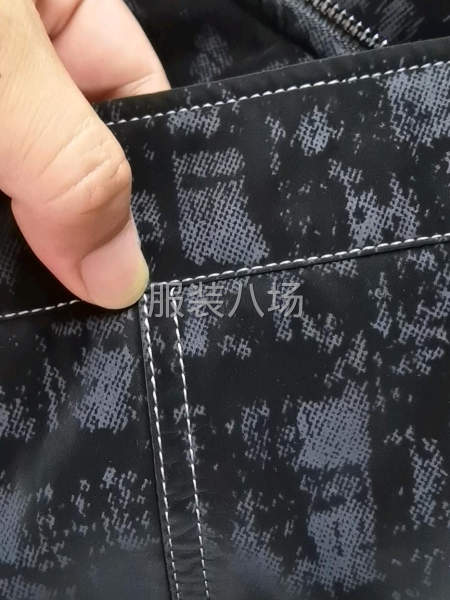招聘男装羽绒服中后道临时工-第1张图片