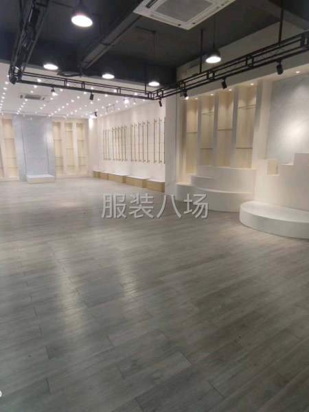 會(huì)江地鐵口  現(xiàn)成辦公室  直播  展廳豪裝帶空調(diào)   價(jià)格-第4張圖片