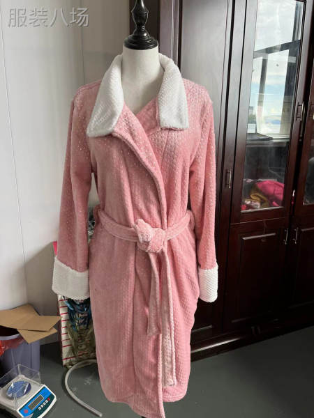 专业生产加工：法兰绒睡袍，浴袍，珊瑚绒套装，居家服系列-第5张图片