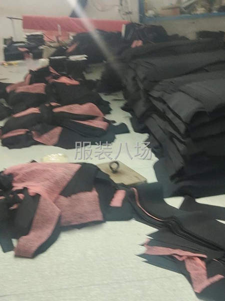 急招撬女裤脚口临时工一名-第1张图片