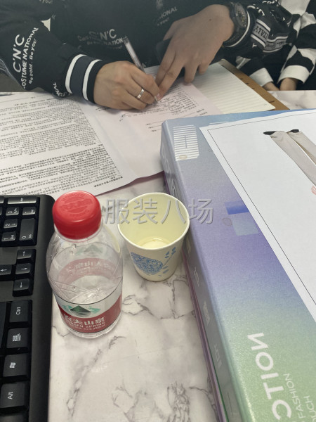 广州衣拾贰服装设计公司-第2张图片