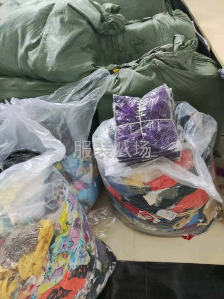 批发中老年服装900件-第8张图片