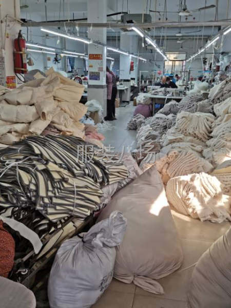 大量羽绒服急招整件车工数名-第2张图片