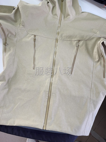 高端无缝压胶过胶冲锋衣光版冲锋衣-第4张图片