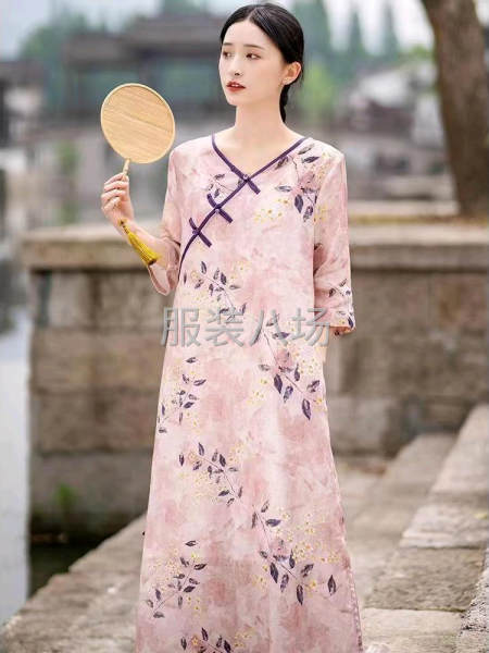 批发连衣裙4378件-第2张图片