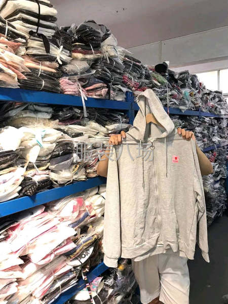 批发连衣裙5万件-第4张图片