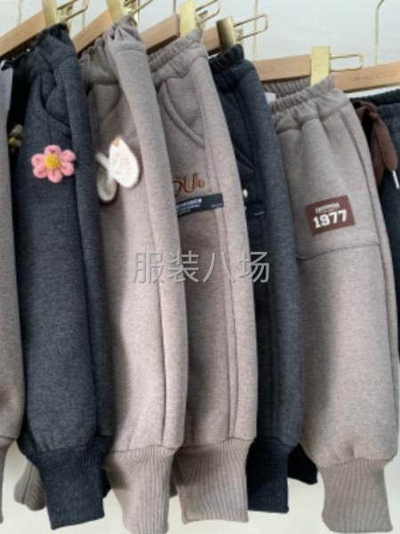 大量裤子外发本地-第1张图片