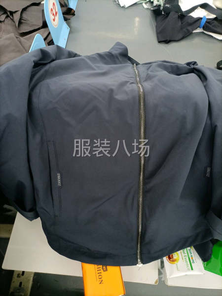 因业务繁忙，招熟练装拉链一名，装袖子一名，一个款可以做到年底-第1张图片