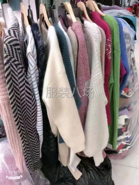 批发针织衫2000件-第1张图片