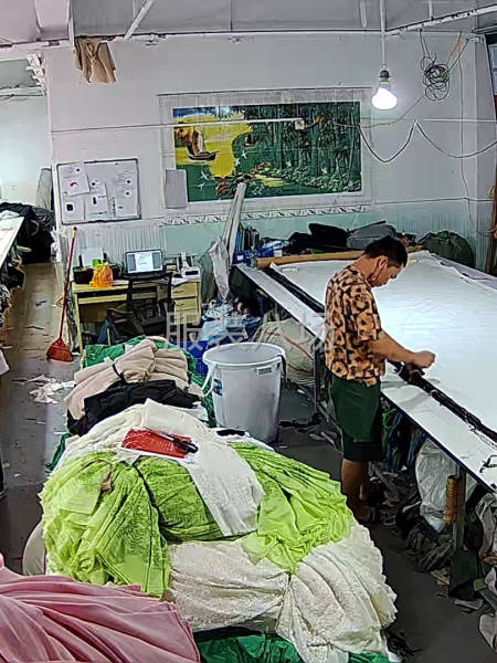 针织，卫衣圆领短袖T恤，衬衣男女外套风衣-第3张图片