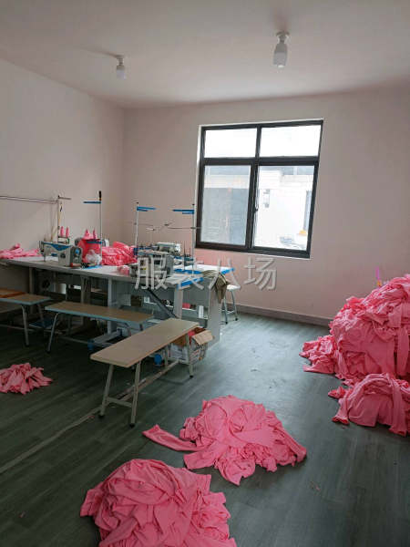夫妻档在莫城承接服装加工-第1张图片