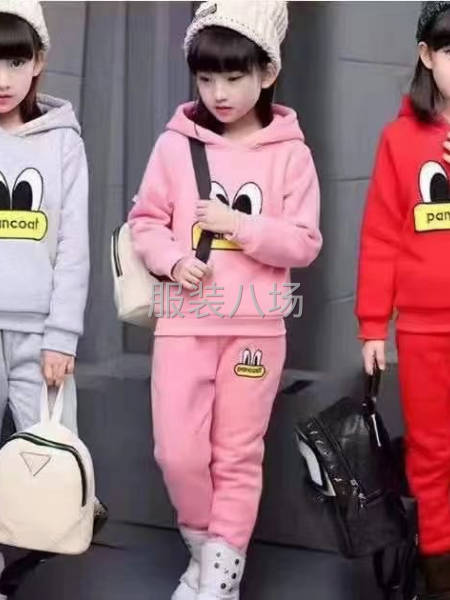 批发卫衣套装2600件-第3张图片