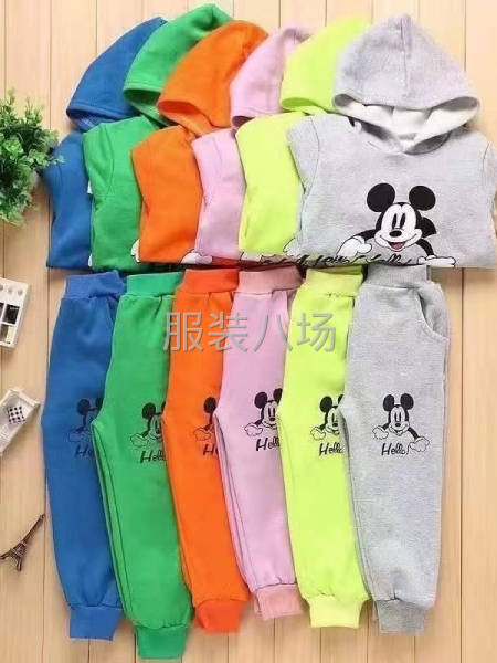 批发卫衣套装2600件-第6张图片