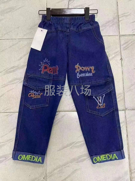 批發(fā)牛仔褲1.6萬(wàn)件-第2張圖片