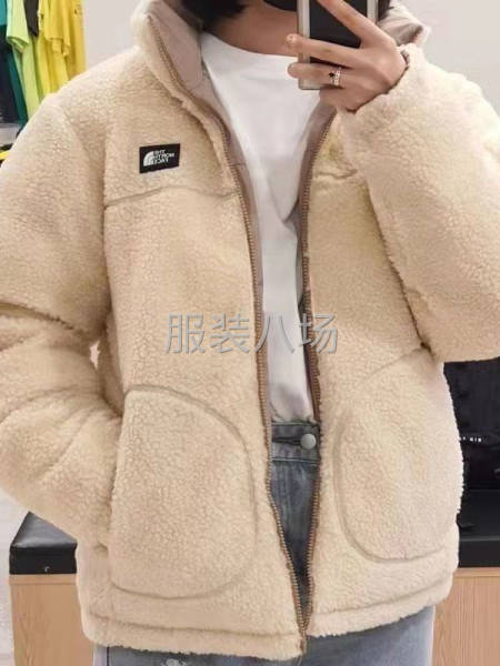 批发潮牌刺绣两面穿抓绒衣100件-第5张图片