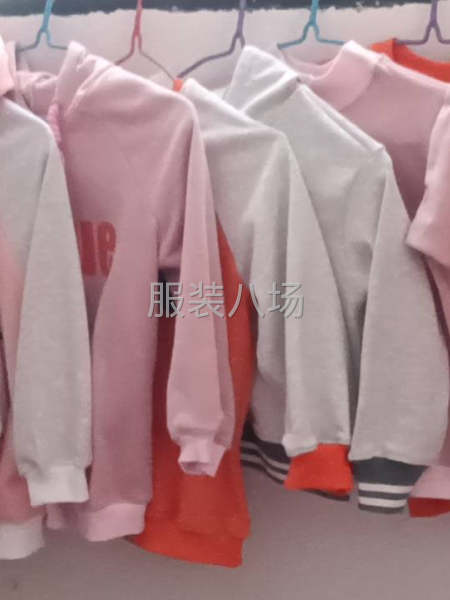 批发卫衣100件-第1张图片
