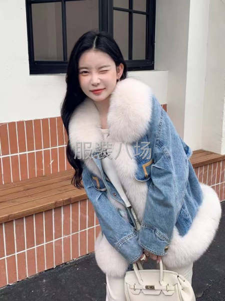 爆款鵝絨皮草?材質：芬蘭狐貍毛領/白鵝絨?-第2張圖片