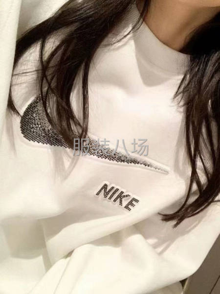 女装耐克卫衣-第2张图片