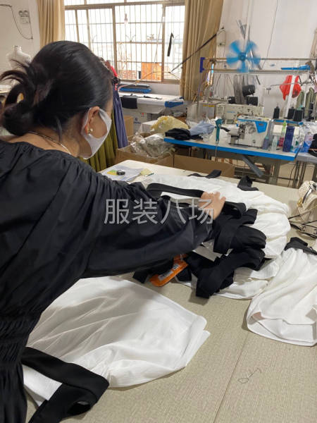 品牌设计总监跟进客户打版情况-第5张图片