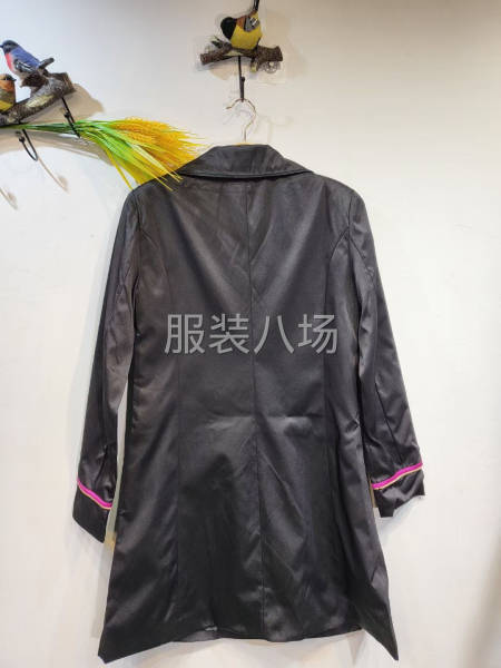 批发风衣2716件-第8张图片