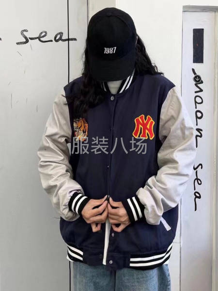 冲锋衣棒球服-第1张图片