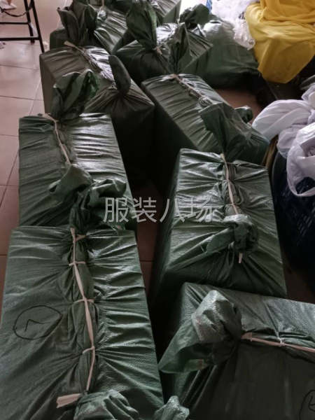 中山环亚制衣厂承接精品四针六线加工生产-第1张图片