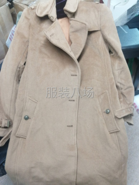 大衣大概有60件左右清貨-第1張圖片