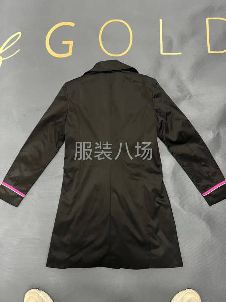 批发风衣2800件-第1张图片