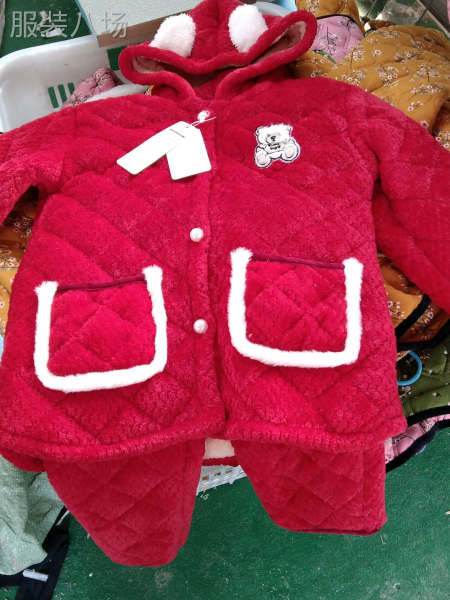 童装棉衣，菠萝格面料套装-第1张图片