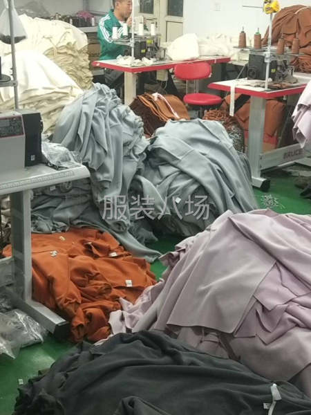 承接裁剪缝纫烫熨一条龙服务。质量第一欢迎各位老板合作-第1张图片