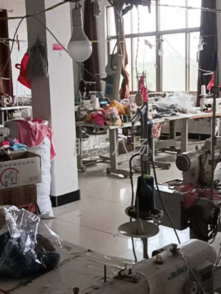 本加工厂主要以裤子，拉链茄克卫衣服装加工，望有外发有实力公司-第1张图片