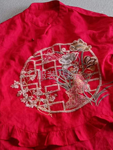 招聘缝纫工10名，常年干跑量半精品，工序简单-第3张图片