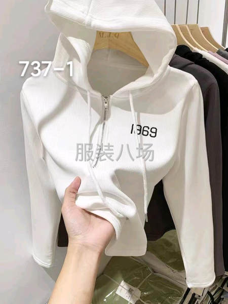 8千件女装外发-第1张图片