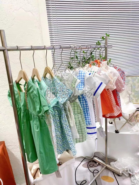 回收童装库存尾货，厂家清仓处理，量大量小都可以-第1张图片