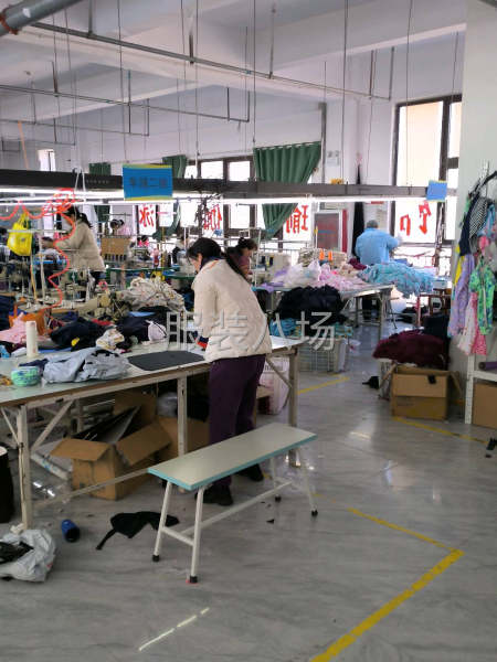 专业生产各种四针六线瑜伽服瑜伽裤运动针织产品-第1张图片
