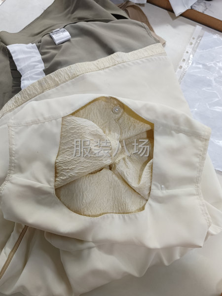 本厂主要做公司货，棉衣羽绒服衬衣外套类型结款准时老板联系-第2张图片